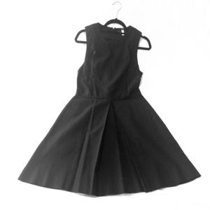 Gap women’s black linen dress, 8T